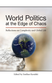 Immagine di copertina: World Politics at the Edge of Chaos 1st edition 9781438456089