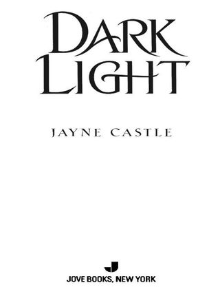 Cover image: Dark Light 9780515145199