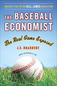 Cover image: The Baseball Economist 9780452289024