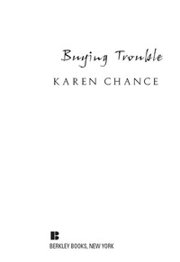 Cover image: Buying Trouble 9780425216590