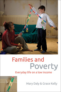 Titelbild: Families and Poverty 9781447318835