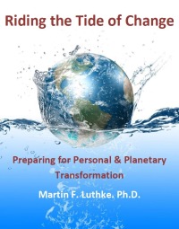 Omslagafbeelding: Riding the Tide of Change: Preparing for Personal & Planetary Transformation