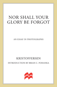 Cover image: Nor Shall Your Glory Be Forgot 9780312204730