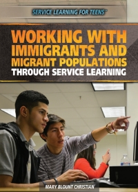 Imagen de portada: Working with Immigrants and Migrant Populations Through Service Learning 9781477779699