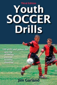 Omslagafbeelding: Youth Soccer Drills-3rd Edition 3rd edition 9781450468237