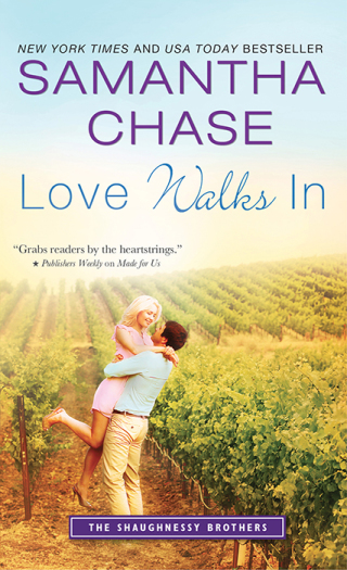 Imagen de portada: Love Walks In 9781492616252