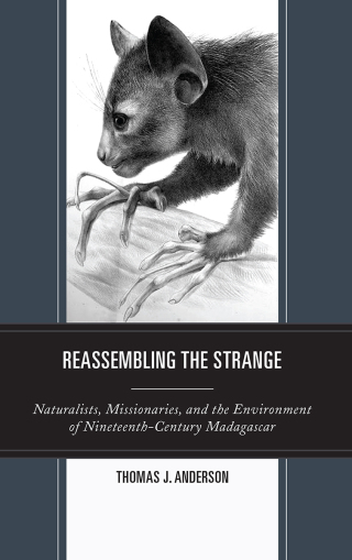 Cover image: Reassembling the Strange 9781498576055