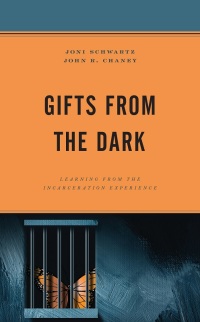 Immagine di copertina: Gifts from the Dark 9781498591706