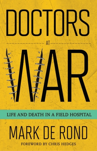 表紙画像: Doctors at War 1st edition 9781501705489