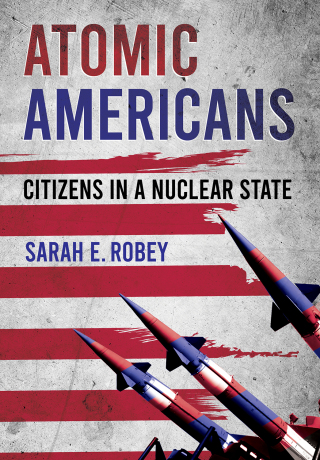 Imagen de portada: Atomic Americans 9781501762093