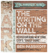 Omslagafbeelding: The Writing on the Wall 9781611457445