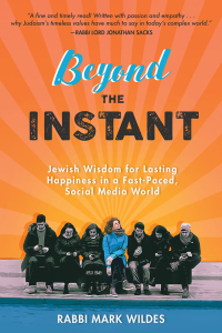 Cover image: Beyond the Instant 9781510731851