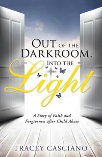 Imagen de portada: Out of the Darkroom, into the Light 9781512714692