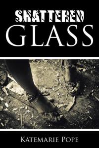 Omslagafbeelding: Shattered Glass 9781514413258