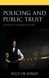 Imagen de portada: Policing and Public Trust 9781538146903