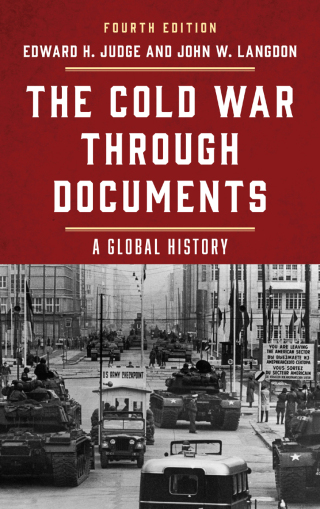 Imagen de portada: The Cold War through Documents 4th edition 9781538195673