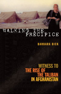 Imagen de portada: Walking the Precipice 9781558615861