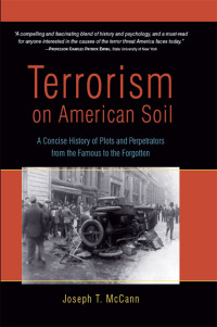 Immagine di copertina: Terrorism on American Soil 9781591810490