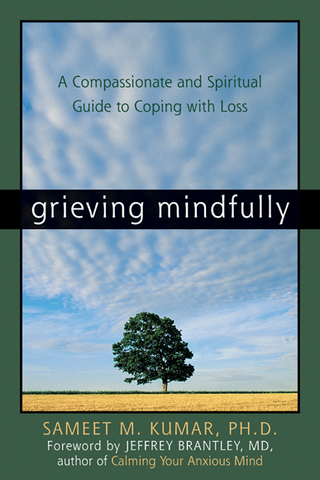 Titelbild: Grieving Mindfully 9781572244016