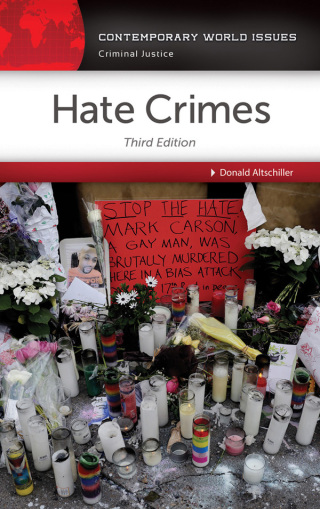 Immagine di copertina: Hate Crimes: A Reference Handbook 3rd edition 9781610699464