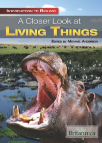Omslagafbeelding: A Closer Look at Living Things 1st edition 9781615305834