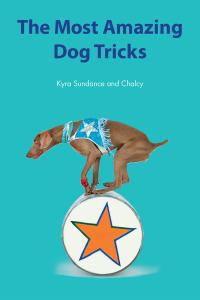 表紙画像: The Most Amazing Silly Dog Tricks 9780760391853