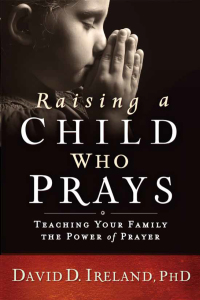 Imagen de portada: Raising a Child Who Prays 9781629989457