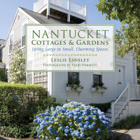 Cover image: Nantucket Cottages and Gardens 9781510719521