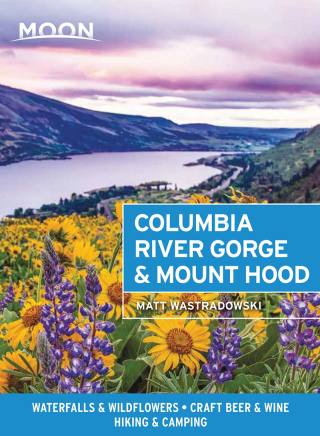 Cover image: Moon Columbia River Gorge & Mount Hood 1st edition 9781640494855