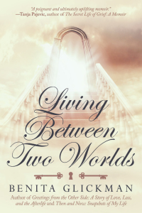 Imagen de portada: Living Between Two Worlds 9781665704199