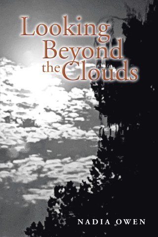 Imagen de portada: Looking Beyond the Clouds 9781669842651