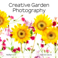 Immagine di copertina: Creative Garden Photography 9781681985619