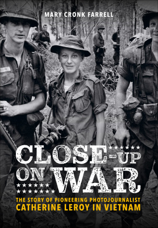 表紙画像: Close-Up on War 9781419746611