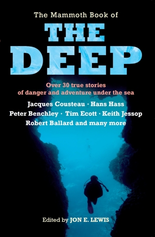 Cover image: The Mammoth Book of The Deep 9781780332758