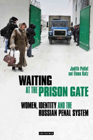 صورة الغلاف: Waiting at the Prison Gate 1st edition 9781784536602