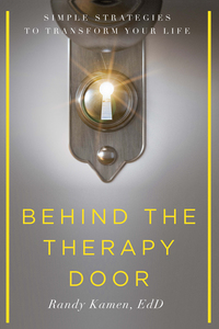 Omslagafbeelding: Behind the Therapy Door 9781942094418