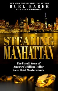 Imagen de portada: Stealing Manhattan 9781952225444
