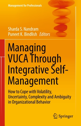 Imagen de portada: Managing VUCA Through Integrative Self-Management 9783319522302