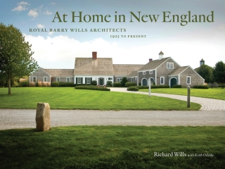 Cover image: At Home in New England 1st edition 9781442224254