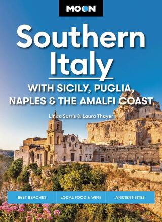 Cover image: Moon Southern Italy: With Sicily, Puglia, Naples & the Amalfi Coast 2nd edition 9798886470949
