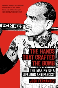 Imagen de portada: The Hands that Crafted the Bomb 9798887440231